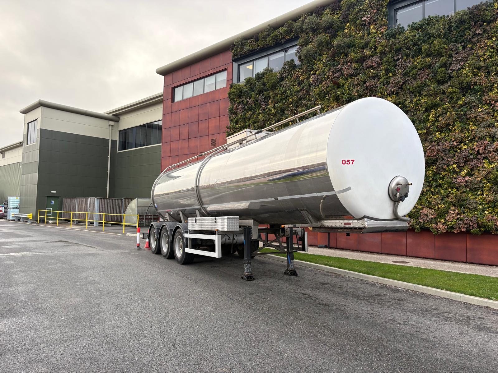Stainless steel tanker trailer from the Greens H2O fleet